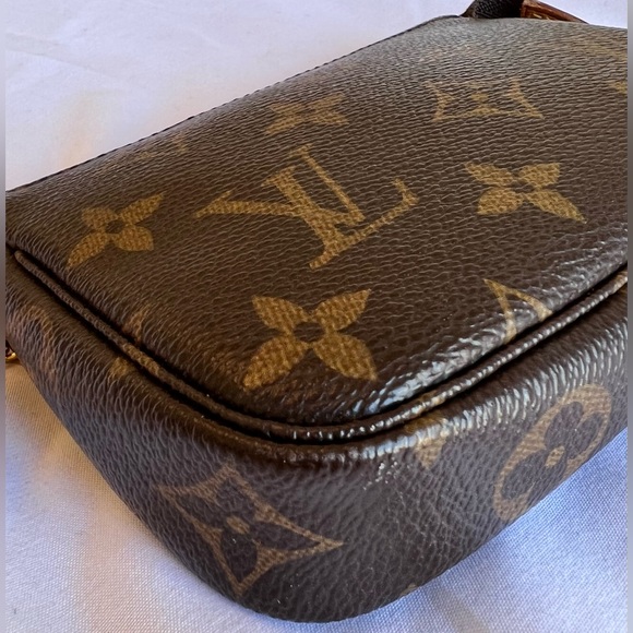 Authentic Louis Vuitton Monogram Mini Pochette - Picture 7 of 9